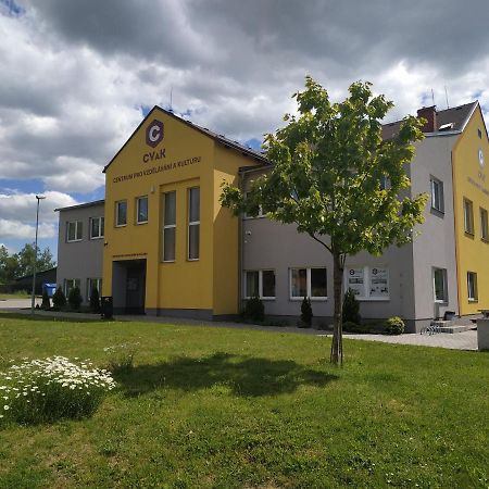 Centrum Pro Vzdelavani A Kulturu Hotel Novy Oldrichov Exterior photo